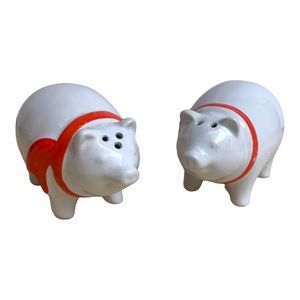 VTG White Ceramic Pigs Red Scarfs Christmas Novelty Salt & Pepper Shakers